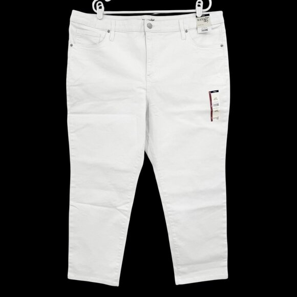 NWT Terra & Sky Womens Straight High Rise Stretch White Denim Jeans Plus Sz 20WP - Picture 1 of 9